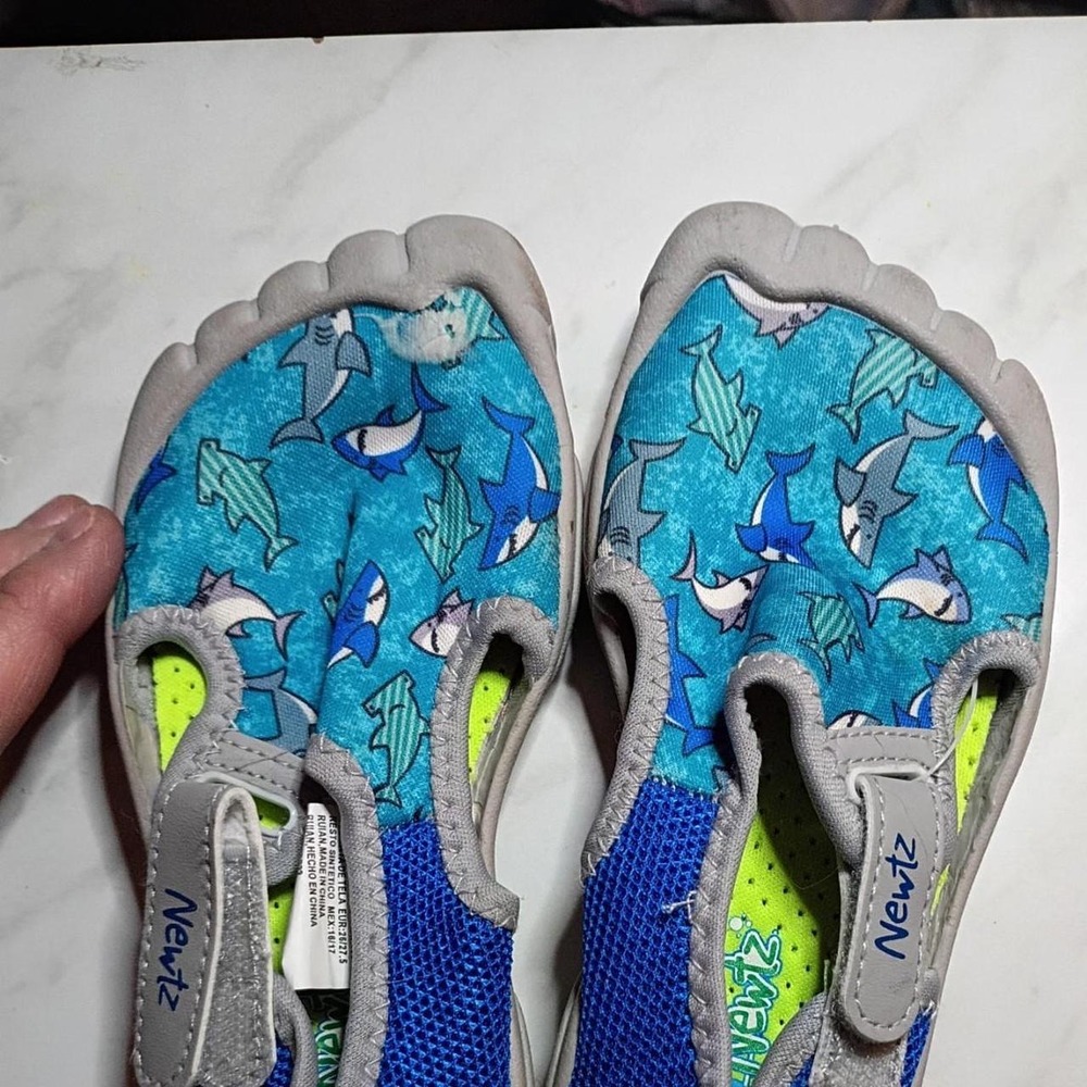 Newtz Boys Blue Shark Print Water Shoes Five Toe Aqua Socks Size 11/12